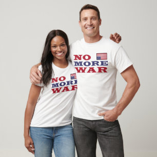 Camiseta No más guerra con la bandera