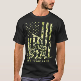 Camiseta No me enseñen la bandera estadounidense de mi camo