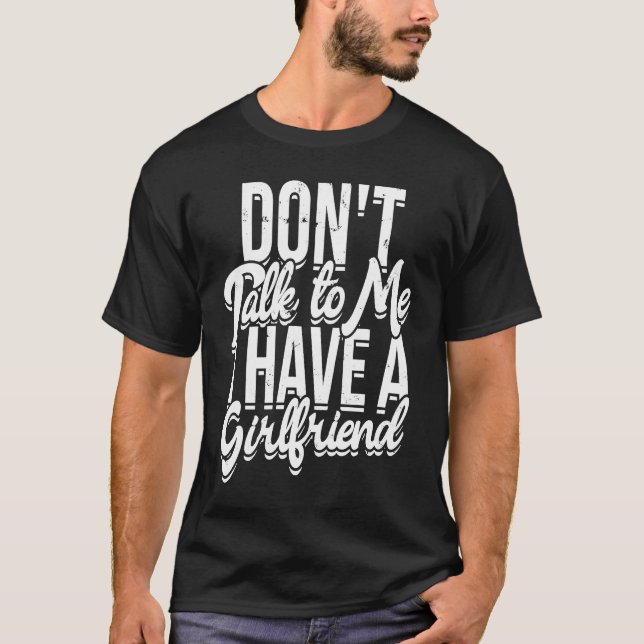 Camiseta No me hables, tengo una novia Introvert St (Anverso)