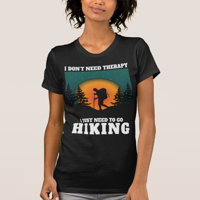 Camiseta No necesito terapia solo necesito ir de excursión (Anverso)