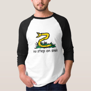 Camiseta No pisotear a la culebra memes parodia de Gadsden 