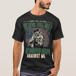 Camiseta No puedo ir al infierno El diablo aún se está rest