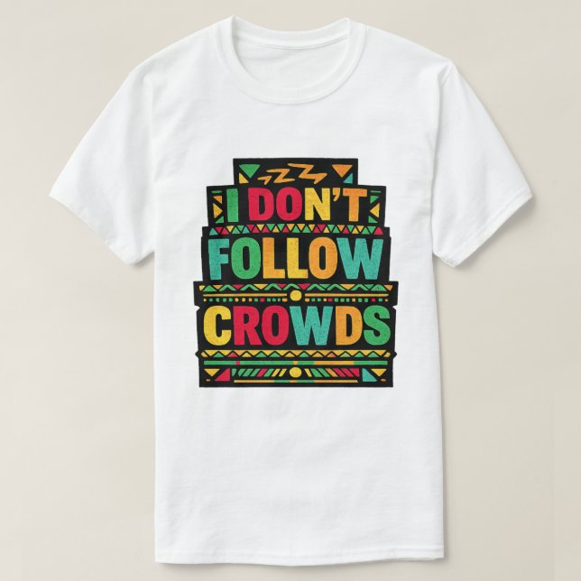 Camiseta No Sigo a las Multitudes Cita Retro Boho (Diseño del anverso)