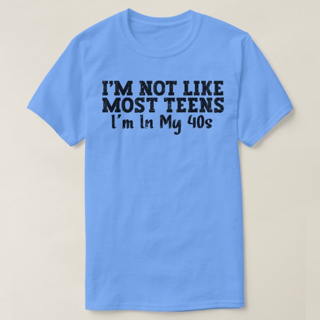 Camiseta No soy como la mayoría de los adolescentes de mis  (Diseño del anverso)