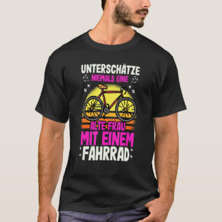Camiseta No subestimar nunca a una anciana ciclista