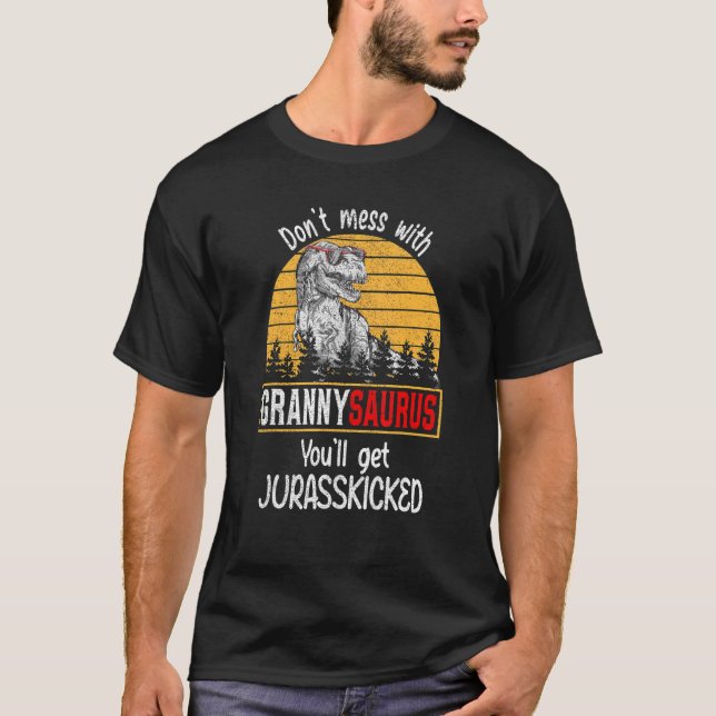 Camiseta No te metas con Grannysaurus, cogerás a Jurasskis (Anverso)