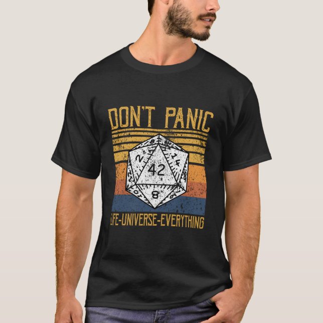 Camiseta No Tengas Pánico A La Respuesta Al Universo De La  (Anverso)