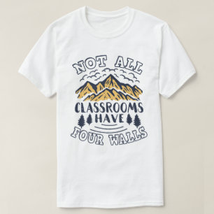 Camiseta No Todas Las Aulas Tienen Cuatro Paredes Homeschoa
