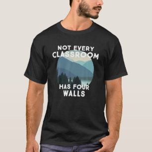 Camiseta No Todas Las Aulas Tienen Cuatro Paredes Naturales