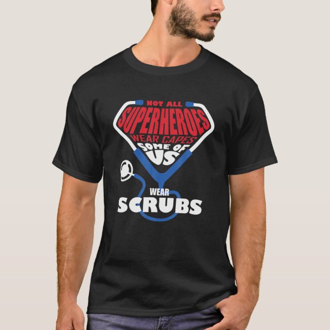 Camiseta No todos los superhéroes llevan gorras y algunos d (Anverso)