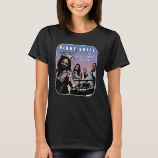 Camiseta Noche de guardia Está bien Enfermera zombie divert