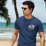 Camiseta Nombre de bolsillo de la palma de palmera de la pl<br><div class="desc">Agradables camisetas de vacaciones familiares de verano para adultos en cruceros por la isla o viajes tropicales a orillas del mar. Cuenta con bonitas palmeras frente a una puesta de sol en el océano de bonito. Tetas personalizados perfectas para todos los miembros de su grupo. Añade tu nombre en el...</div>