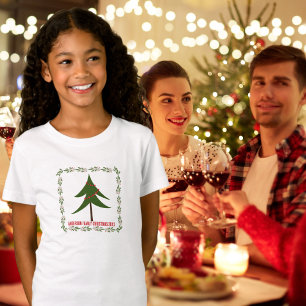 Camiseta Nombre de familia de guirnaldas y árboles de Navid