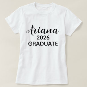Camiseta Nombre de graduado 2026 en guion moderno negro y b