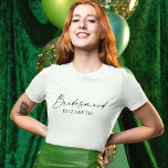 Camiseta Nombre de la dama de honor de la tinta de caligraf<br><div class="desc">Moderna Minimalista pero elegante caligrafía Ink Script Bridesmaid Nombre T-Shirt - Negro y Blanco</div>