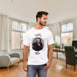 Camiseta Nombre de la foto de la leyenda del mito del hombr<br><div class="desc">Celebra su día especial con estilo con esta camiseta personalizada! Con un fondo blanco clásico y un texto audaz que dice: "El hombre, el mito, la leyenda". Personalizar el diseño agregando su nombre, y una foto favorita para hacerlo verdaderamente único. Esta camiseta es el regalo perfecto para una legendaria celebración...</div>