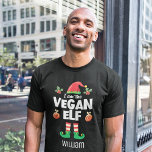 Camiseta Nombre del equipo de navidades caseros de la famil<br><div class="desc">Entra en el espíritu de las fiestas con esta divertida camiseta Vegan elf que es parte de una colección de ropa de elfo familiar que contiene regalos para cualquier miembro de la familia. Perfecto para cualquier reunión familiar de Navidades, o como una familia que combina pijama, esta camiseta presenta a...</div>