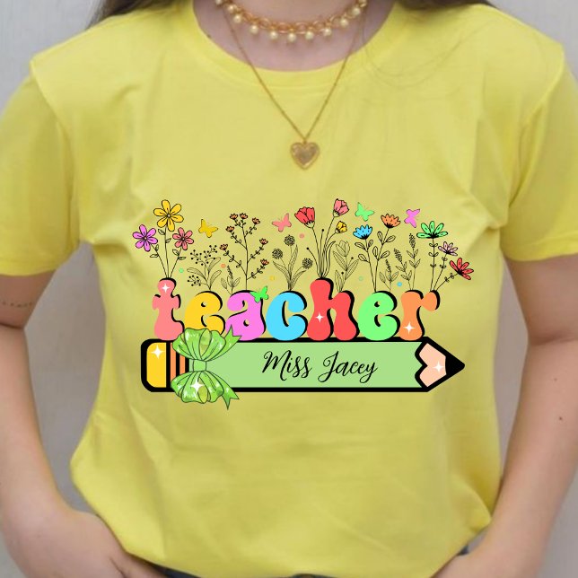 Camiseta Nombre del profesor de Flor silvestre Personalizad (Wildflower Teacher Name, Custom Teacher name, Personalized Teacher, Gift for Teacher shirt)
