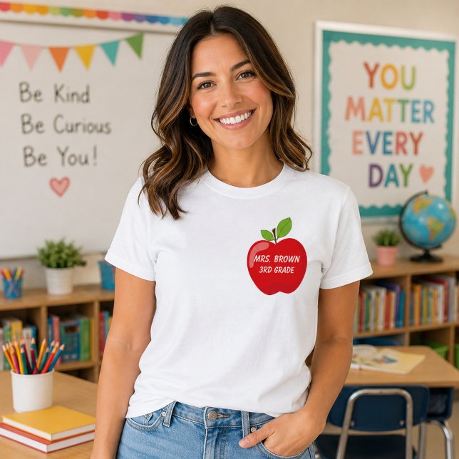 Camiseta Nombre del profesor de manzana y nivel de grado (Subido por el creador)