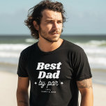 Camiseta Nombre Personalizado Mejor Papá Por Guay De Par Re<br><div class="desc">¡Puntee un regalo para papá con esta camisa de nombre personalizada! Diseño retro fresco para el Mejor Papá Por Par. ¡Armando en estilo en el curso!</div>