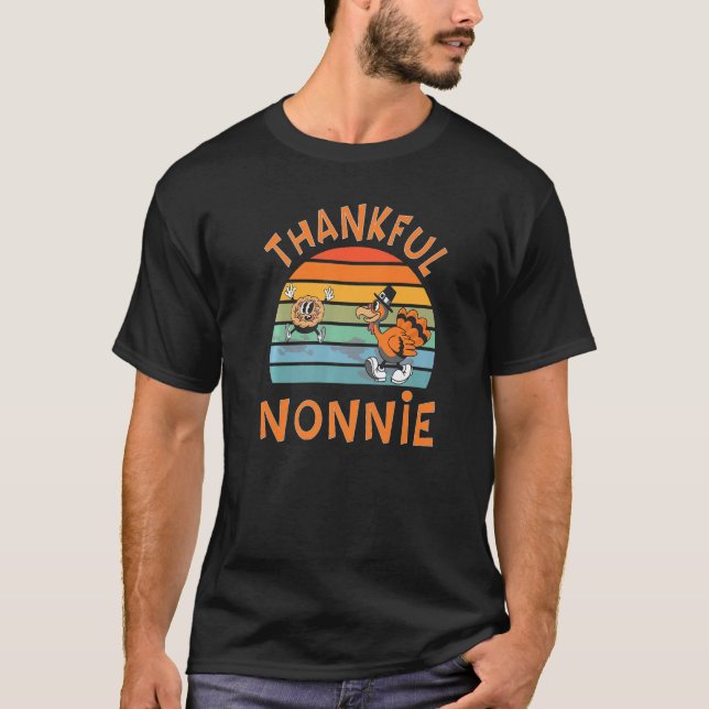 Camiseta Nonnie  Family Thanksgiving Party (Anverso)