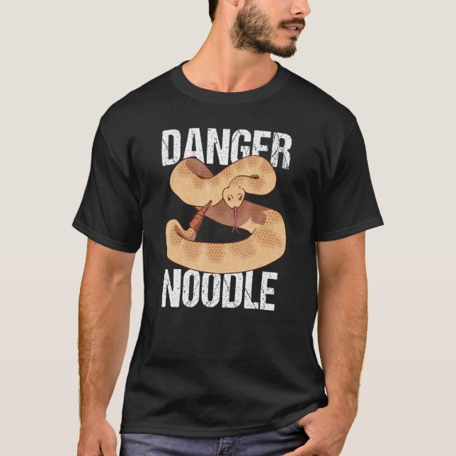 Camiseta Noodle Peligroso Para La Serpiente (Anverso)