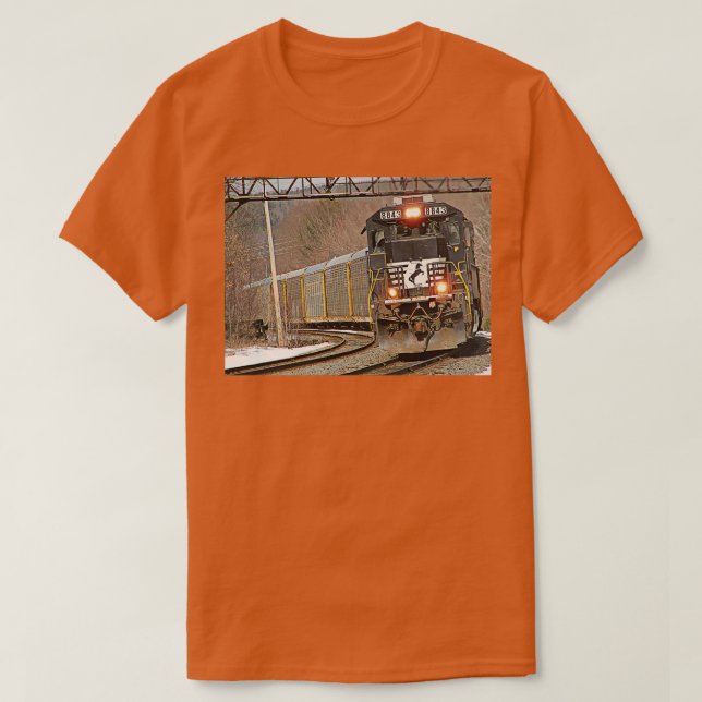 Camiseta Norfolk Southern 843 en Fitchburg (Diseño del anverso)
