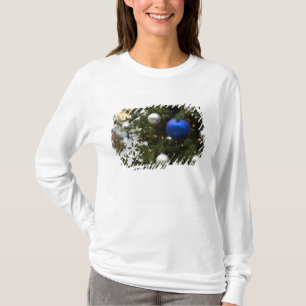Camiseta Norteamérica. Decoraciones del navidad en árbol