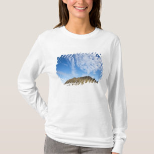 Camiseta Noruega, Svalbard, Nubes sobre acantilados escarpa
