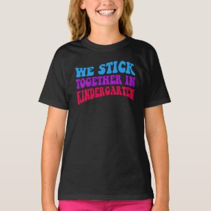 Camiseta Nos mantenemos juntos en jardín de infancia