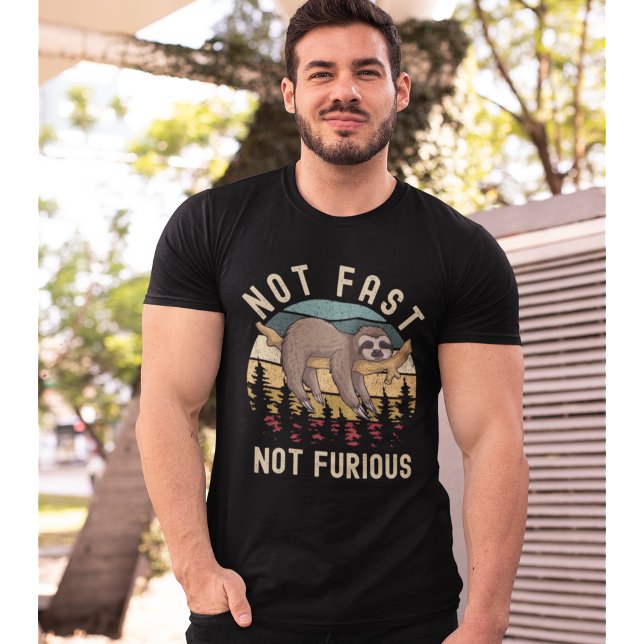 Camiseta Not Fast Not Furious Funny Sloth Sleeping (Subido por el creador)