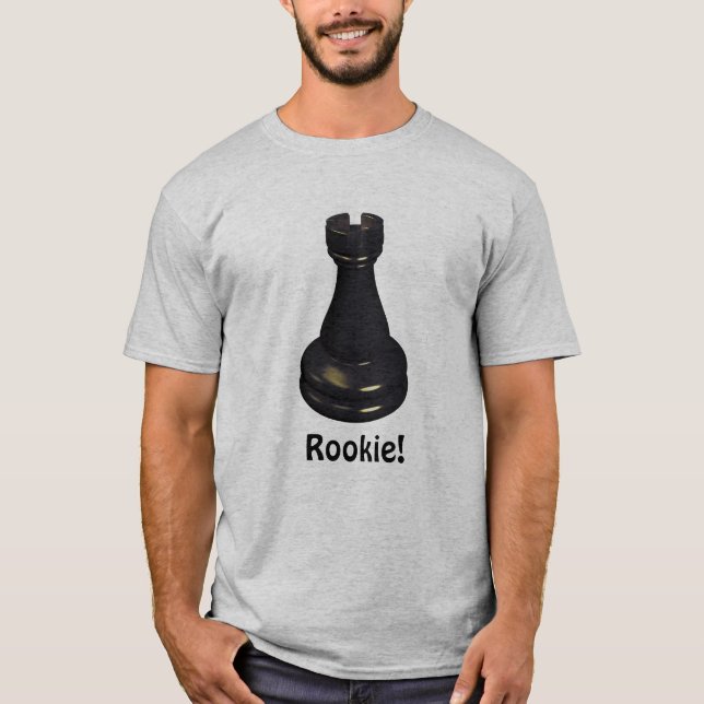Camiseta ¡NOVATO! Pieza de ajedrez Torre (Anverso)
