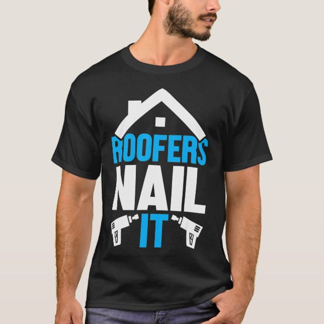 Camiseta Novedad de construcción de píñon de uña en el tech (Anverso)