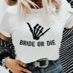 Camiseta Novia o muerte Rockstar Skeleton<br><div class="desc">¡Esta es una camiseta de la fiesta de la bachillerato de la espeleona gótica o de la novia!</div>