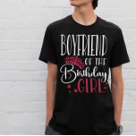 Camiseta Novio de la partida de Chicas de cumpleaños<br><div class="desc">Si buscas una manera divertida y única de mostrar tu apoyo a tus seres queridos en su día especial, ¡entonces no busques más camisetas de nuestro equipo de cumpleaños personalizado! Ya sea que estés celebrando con tus propios amigos o recogiendo las piezas después de una revuelta en grupo, estos camisetas...</div>
