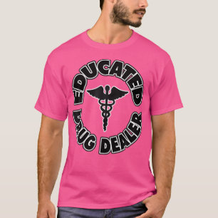 Camiseta Nu, Médico de un traficante de drogas con educació