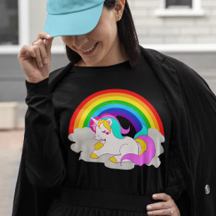 Camiseta Nube blanca de unicornio en el arcoiris de las muj
