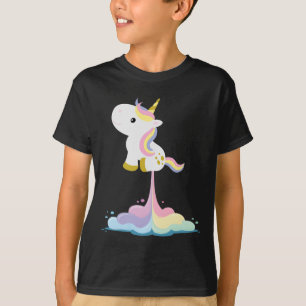 Camiseta Nubes de arco iris de un cohete unicornio