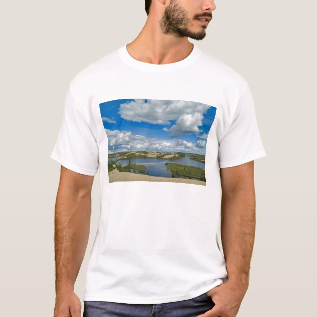 Camiseta Nubes de cumulo flotan sobre lagos, noroeste (Anverso)