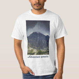Camiseta Nubes de tormenta sobre las montañas