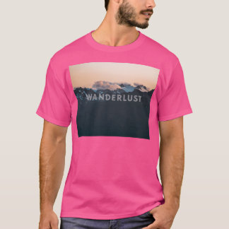 Camiseta Nubes de Wanderlust cubren la montaña del huracán
