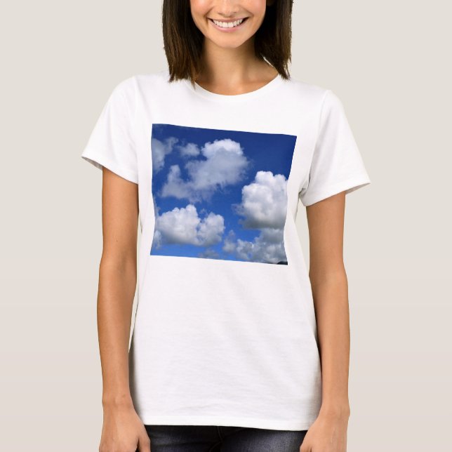 Camiseta Nubes y cielo azul (Anverso)