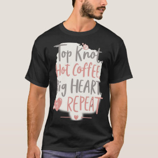 Camiseta Nudo Superior y Café Caliente | Cita de Chica Jefa