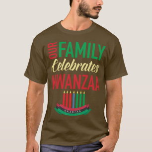 Camiseta Nuestra familia celebra a Kwanzaa Kinara