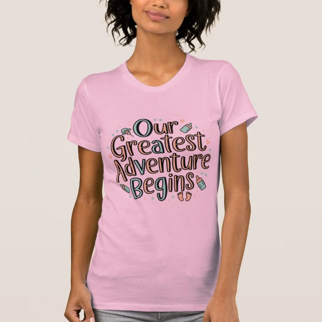 Camiseta Nuestra mayor aventura - Invitación de Recién naci (Anverso)