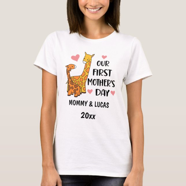 Camiseta Nuestra primera jirafa del Día de la Madre 2025 (Anverso)