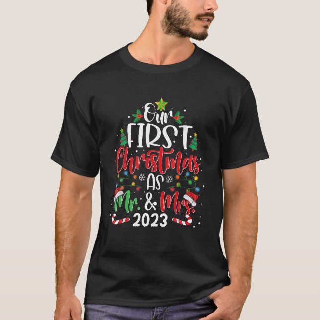 Camiseta Nuestra primera Navidad como Sr. y Sra. 2023 (Anverso)