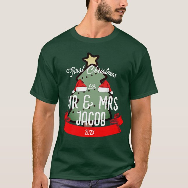 Camiseta Nuestra primera Navidad como Sr. y Sra. Newlyw (Anverso)