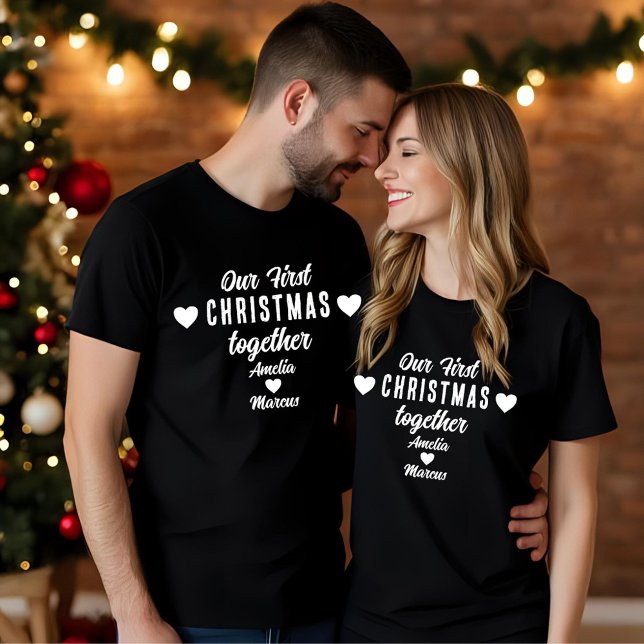 Camiseta Nuestra primera Navidad juntos en negro (Subido por el creador)