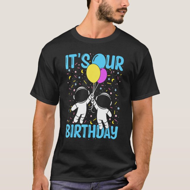 Camiseta Nuestro cumpleaños son los gemelos astronautas (Anverso)